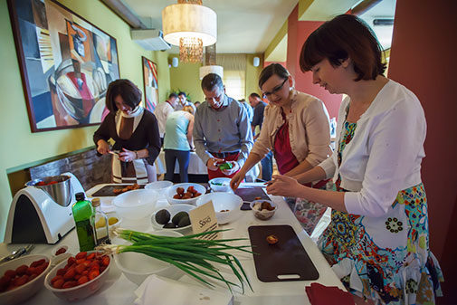 Blogerzy na warsztatach kulinarnych Tęczy Smaku - prezentacja